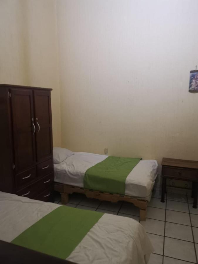 Hostal Guadalajara Buitenkant foto