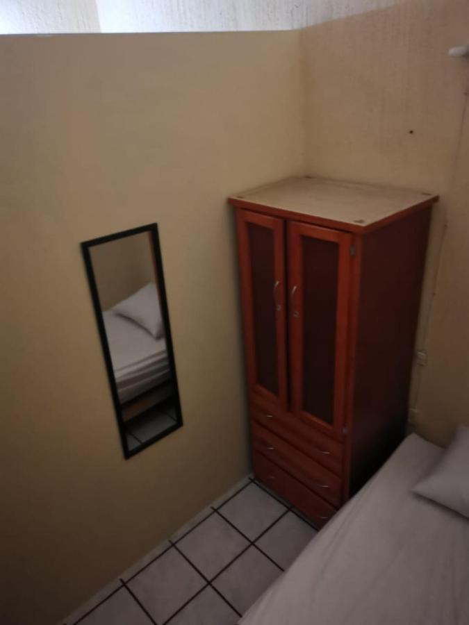 Hostal Guadalajara Buitenkant foto