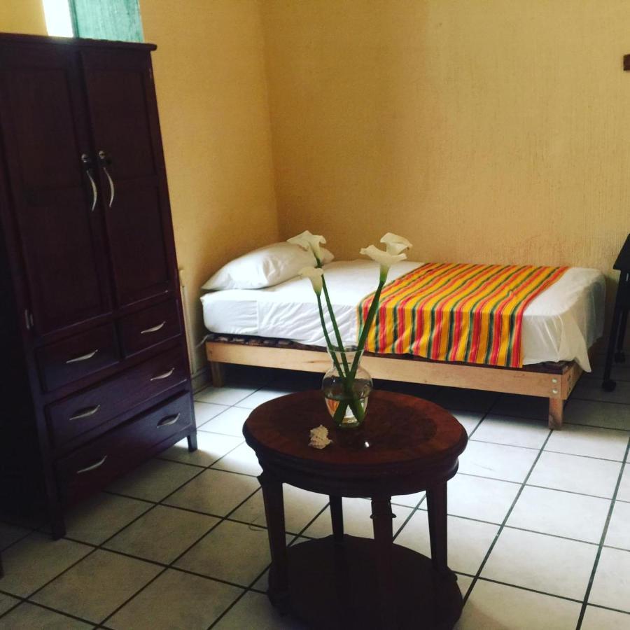 Hostal Guadalajara Buitenkant foto
